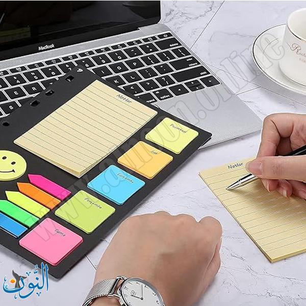 ورق ملاحظات لاصق على كرت مخرم - أيام الاسبوع