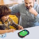 لعبة كرة قدم لوحية في علبة كرتون